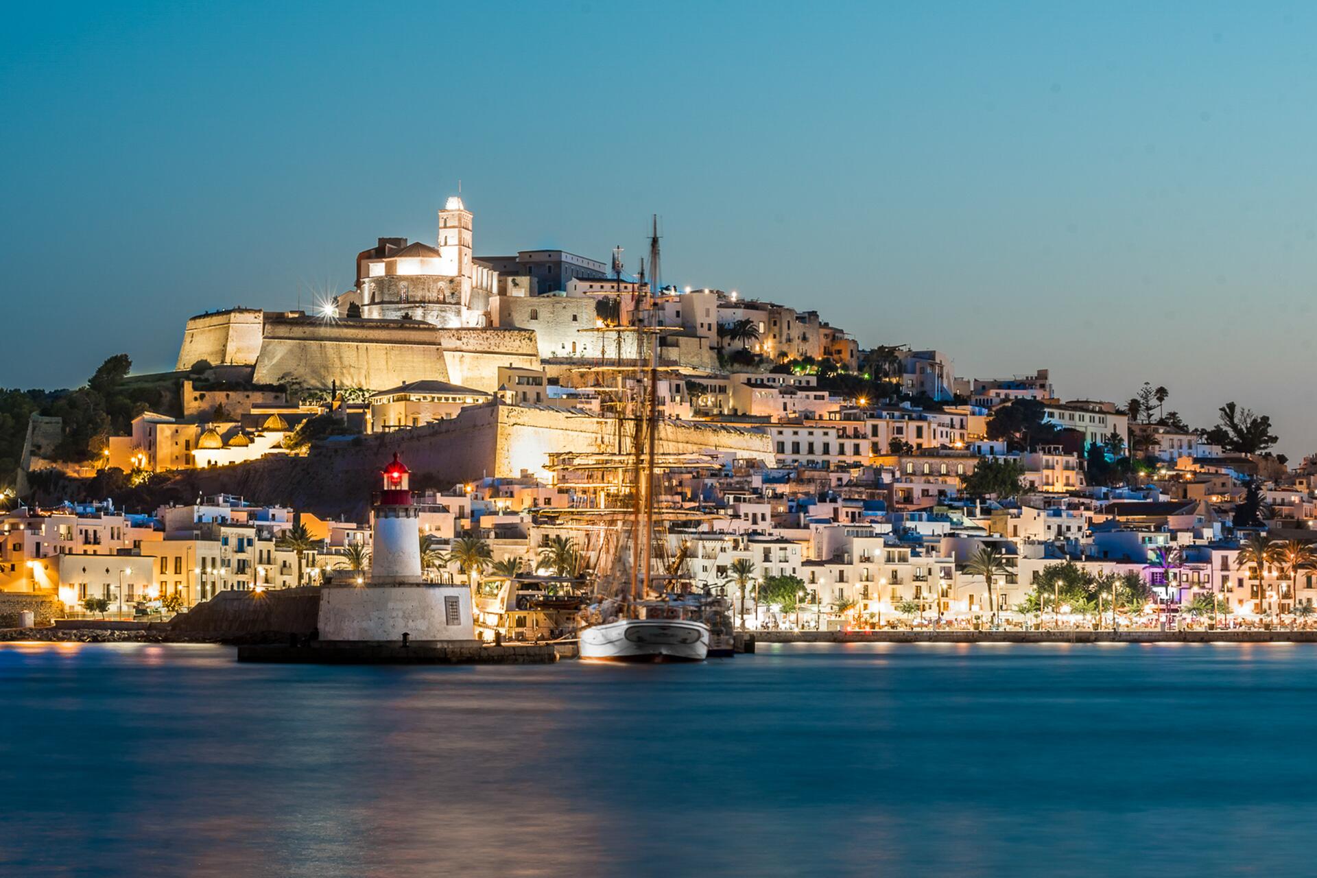 Dalt Vila night view