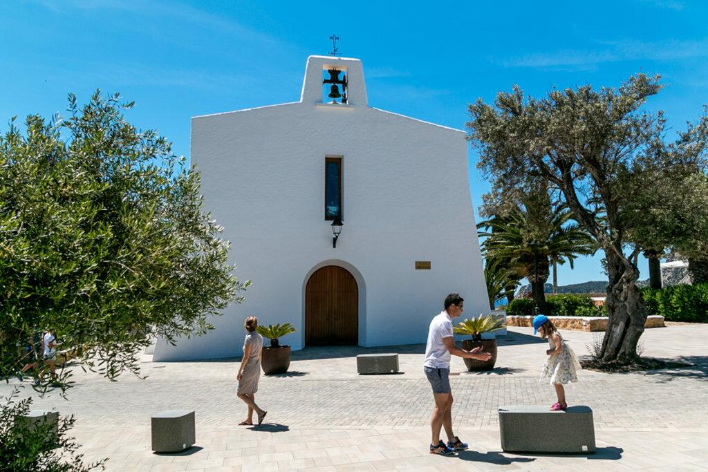 prachtige kerk van es cubells, Ibiza