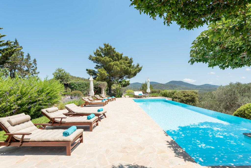 Een luxe villa huren op Ibiza