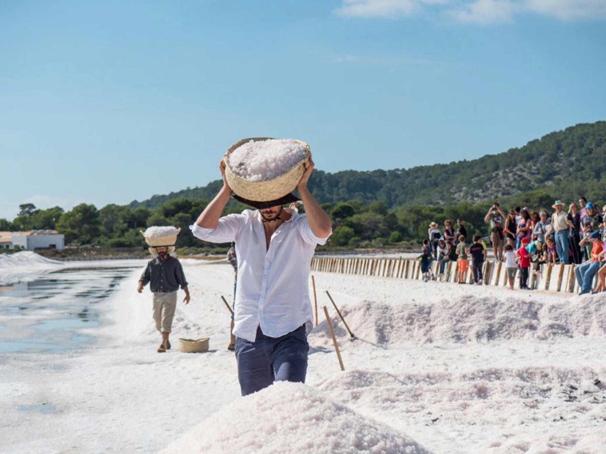 La Fira de la Sal (17–19 okt, Ses Salines): Een viering van Ibiza's zouterfgoed met culturele tentoonstellingen, lokaal eten en gezinsvriendelijke activiteiten.