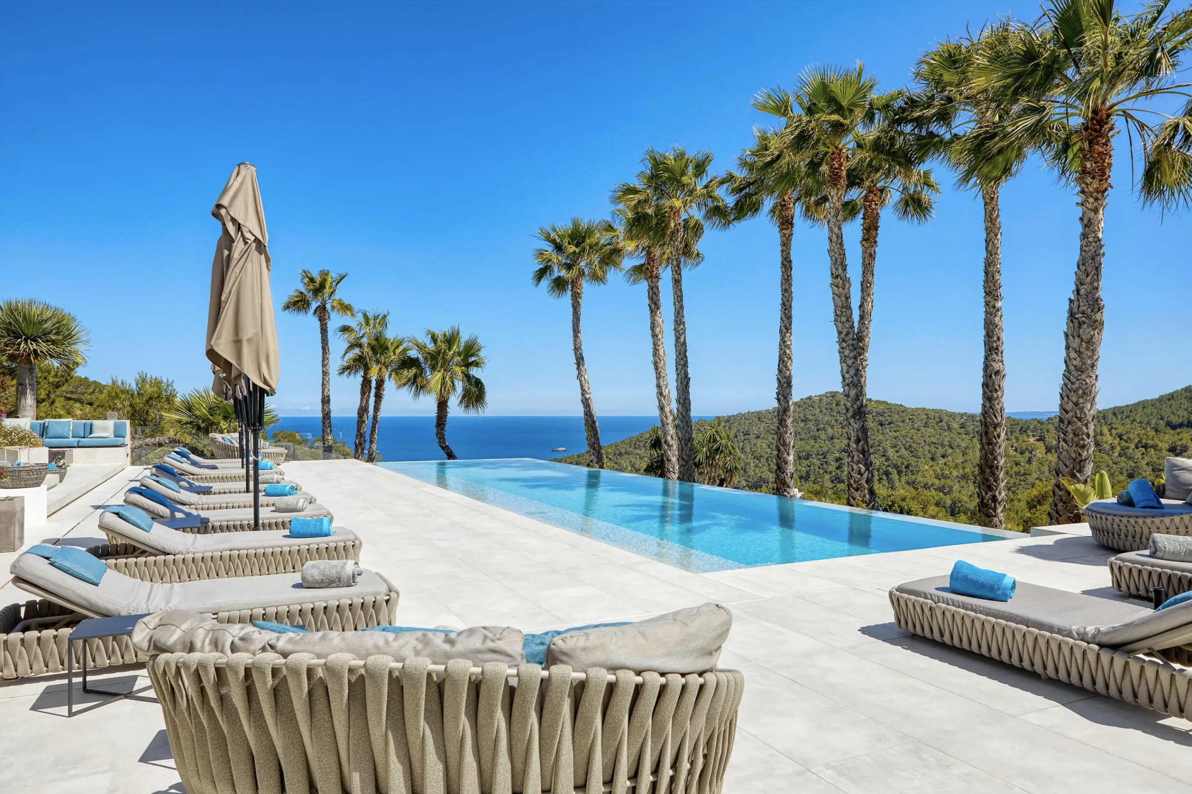 WAVE - Buitengewone luxe villa met verbazingwekkend zeezicht