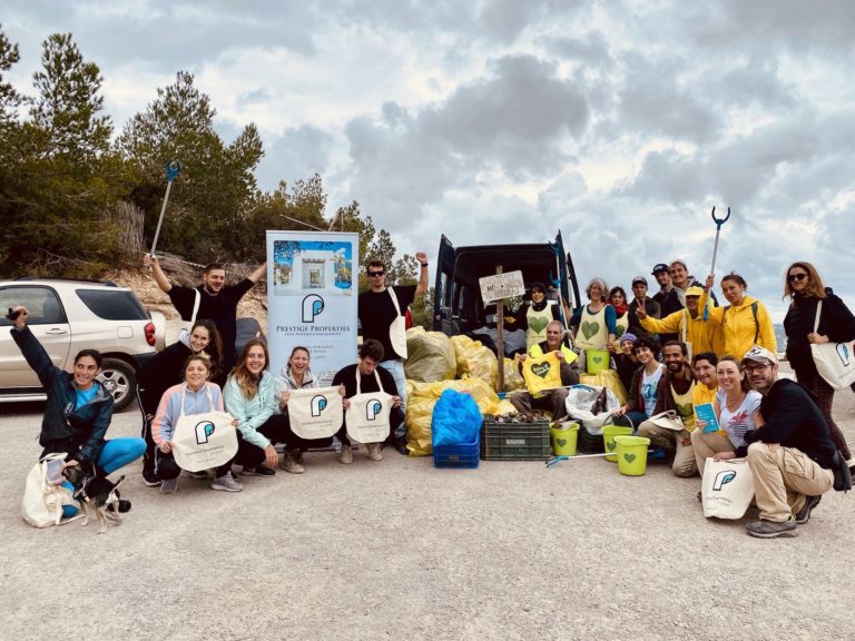 Prestige Properties Ibiza Beach Clean-Up Initiatief 2021