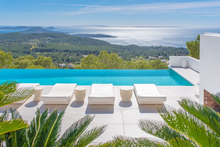 Onze beste luxe huizen te koop in Ibiza in 2023