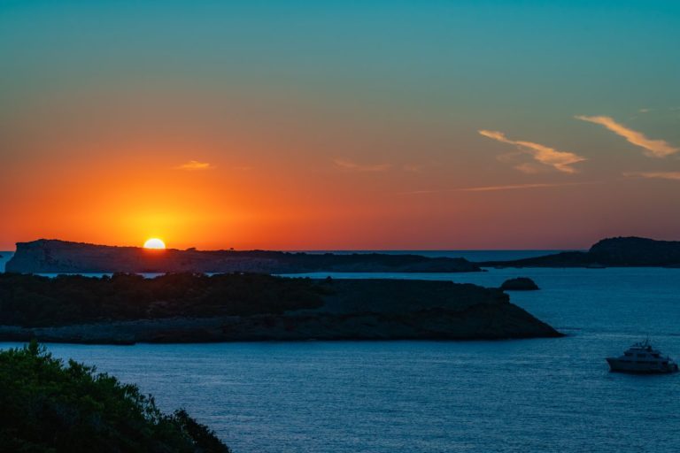 Herfst op Ibiza: rustige villa's voor langere verblijven en werken op afstand