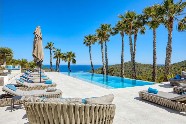 Waarom het huren van een luxe villa op Ibiza de ultieme vakantie-ervaring is